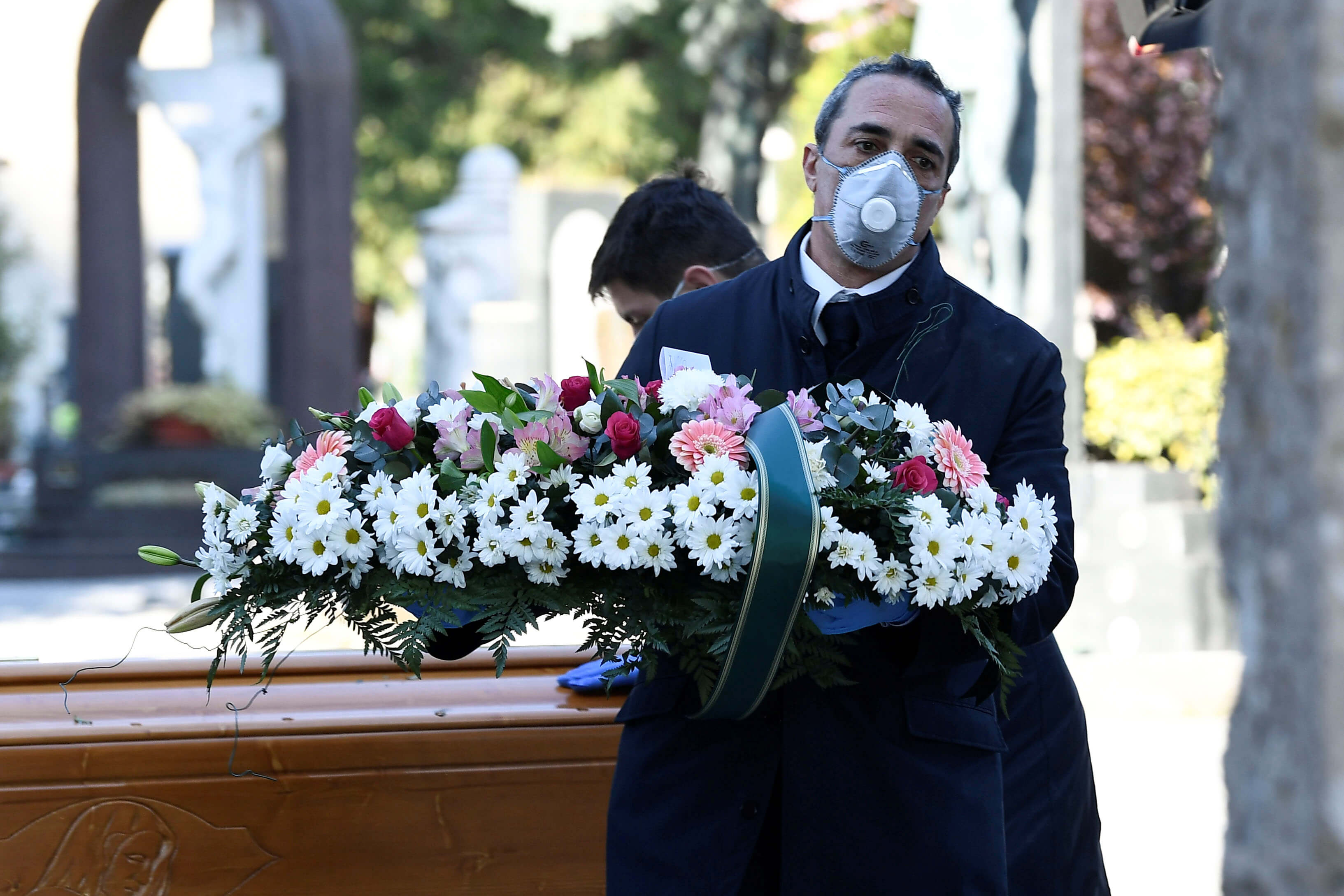 Как одеться на похороны: правила и стандарты